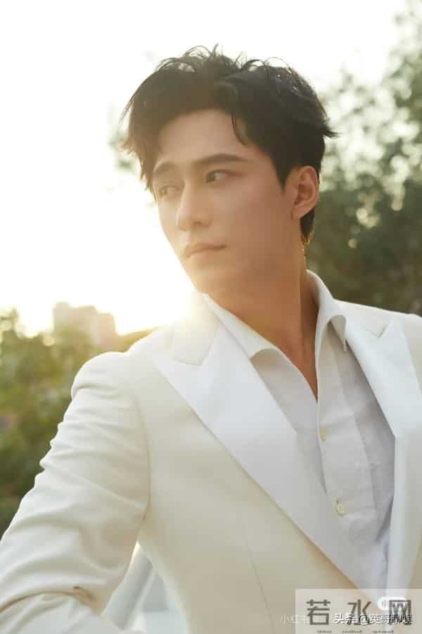 红果人气演员总榜大洗牌，韩雨彤蝉联榜首，王皓祯男演员排第一
