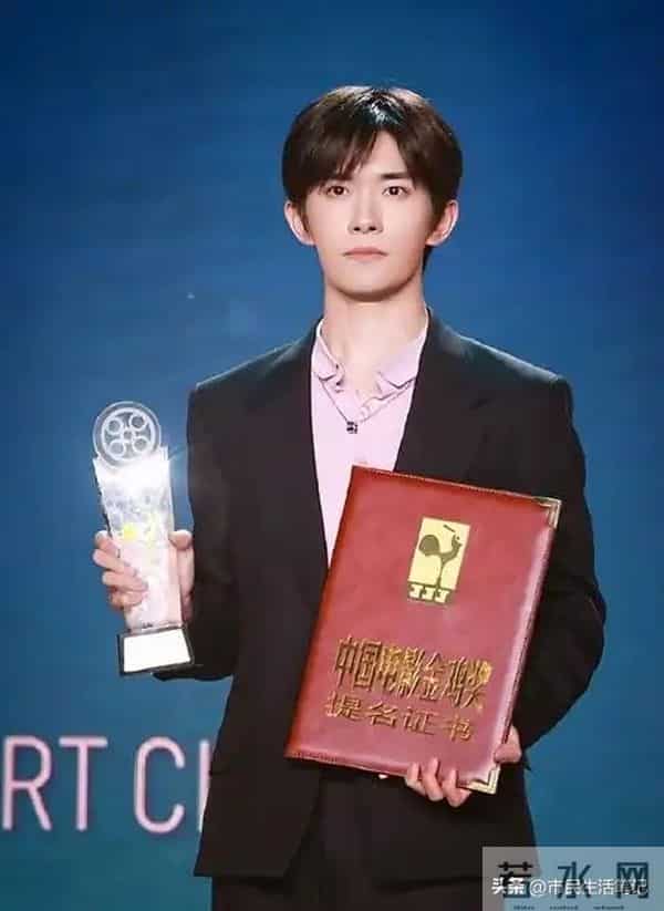 《小小的我》引爆泪点!易烊千玺封帝角色为何直击人心?