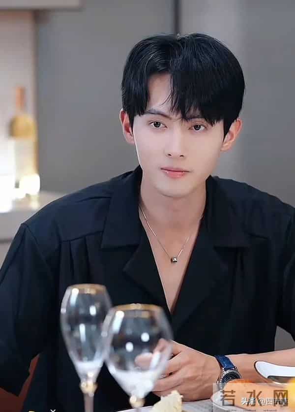 王艺阳千喆真夫妻演甜剧，重生逆袭爽到飞起！