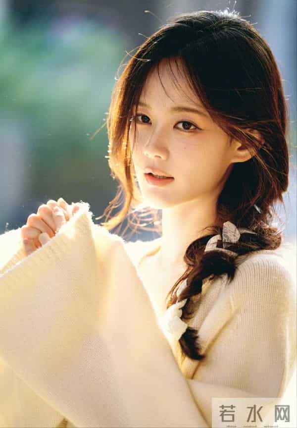 李一桐粉丝持续呼吁其暂停工作休养，并建议中西医结合治疗