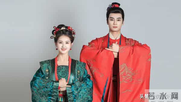 郭宇欣新剧开播即爆！首日热度破12000，强势包揽腾讯四榜冠军