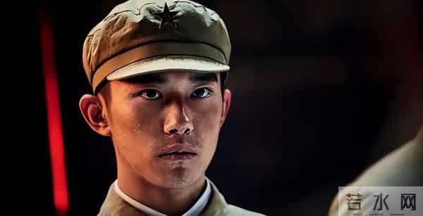 打破天花板仅4天，央视二次点名易烊千玺，让整个演艺圈沉默了