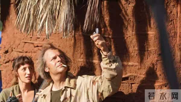 村庄从地图消失？《巴克劳》用西部片外壳批判法西斯