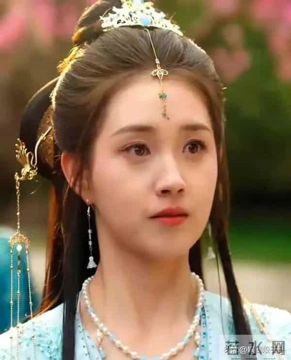 郭宇欣新剧开播即爆！首日热度破12000，强势包揽腾讯四榜冠军