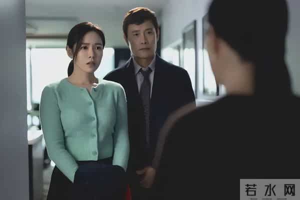 杀对手抢工作?《无可奈何》道破关键,中产的体面竟如此易碎