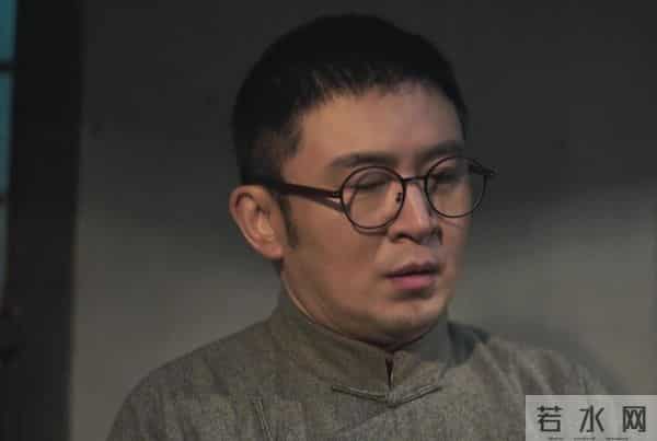 《隐锋》贾云英嫁吴仕仁藏胶卷，护父传情报，实为利益交换式掩护