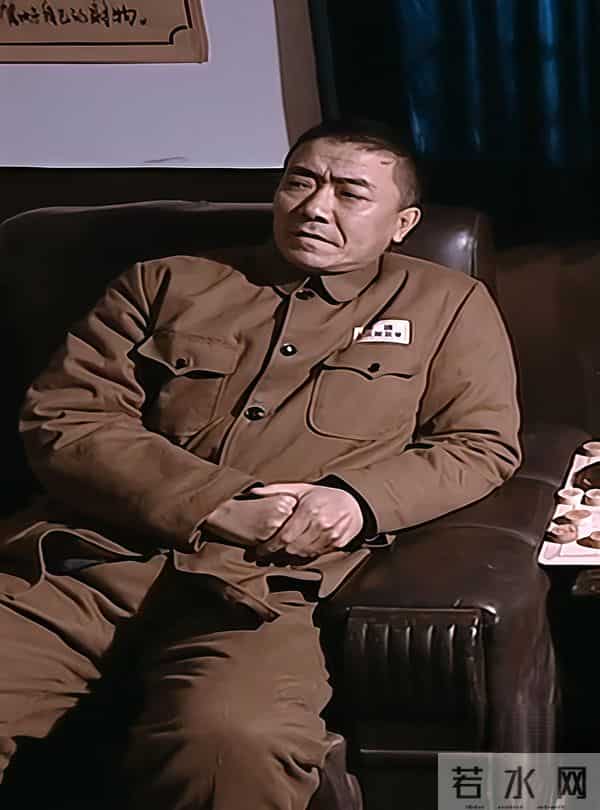 《亮剑》李云龙和丁伟，谁的实力更强一些呢？毕竟后期都是少将