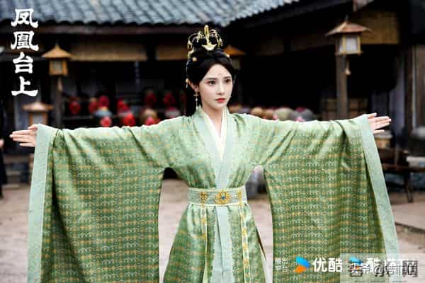 《凤凰台上》：江山美人都要的男主，遇上困在楚门世界的女主