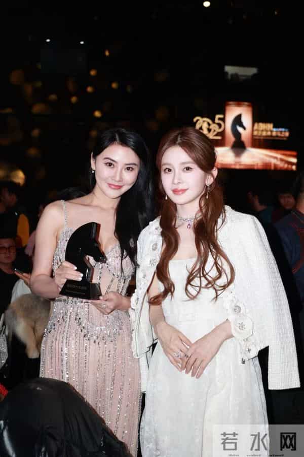 《鬼灭之刃》《警察笔记》《即兴谋杀》本月累加票房破 10 亿