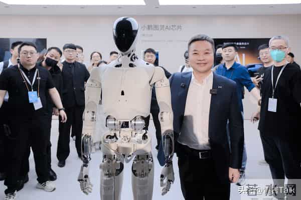 实体特效封神！《弗兰肯斯坦》热映，小鹏机器人戳中人类深层恐惧