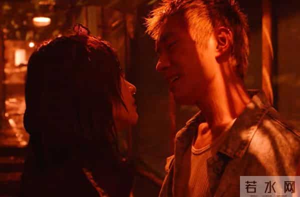 连央视新闻都发声了，张艺谋没有说错，易烊千玺走上人生另一条路