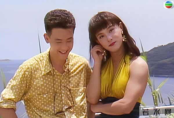 不要以为胸前塞馒头就是女性，这四人才是真正男扮女装的典范