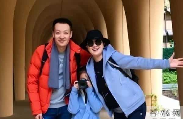 李乃文也没想到，朱媛媛离世仅半年，辛柏青已经走上了另一条路