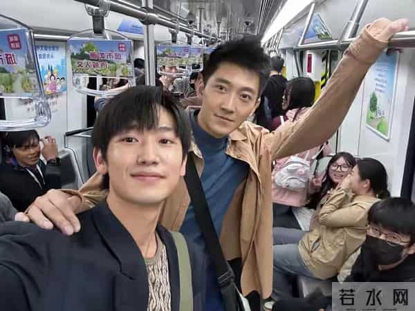 演完《沉默的荣耀》演《唐诡3》，他今年6部剧刷屏，剧抛脸圈粉