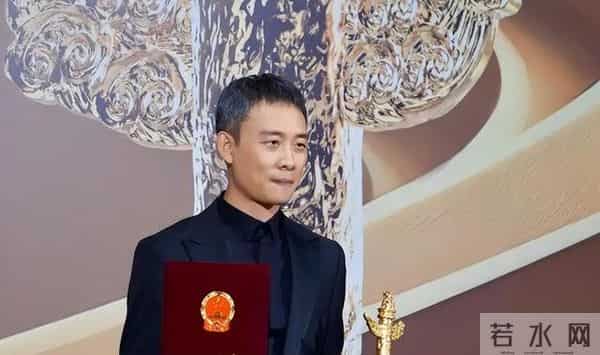 张艺谋也没想到，金鸡奖结束的第二天，他就被扒了一个底朝天