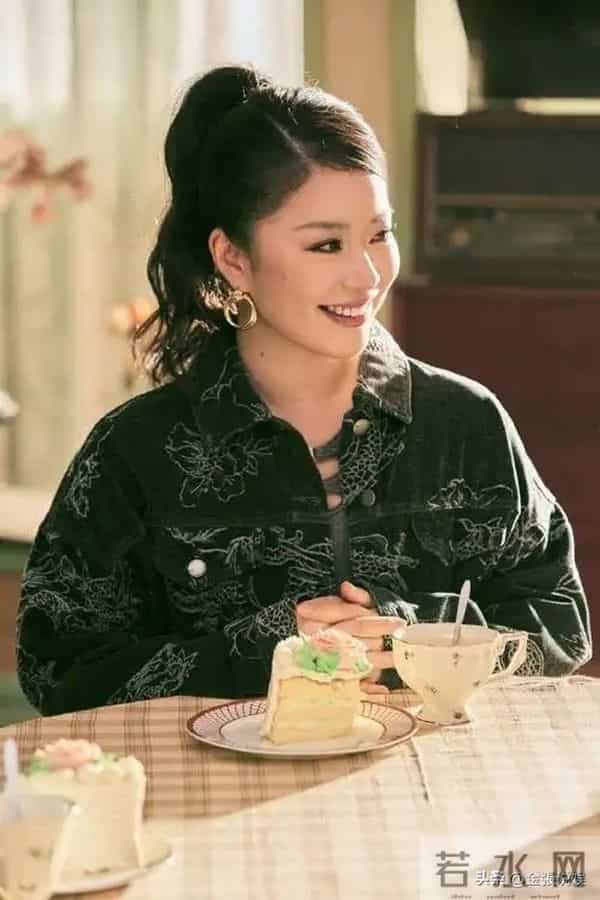 导演也没想到，只是请王菊来演个配角，结果她却把主角的风头抢了