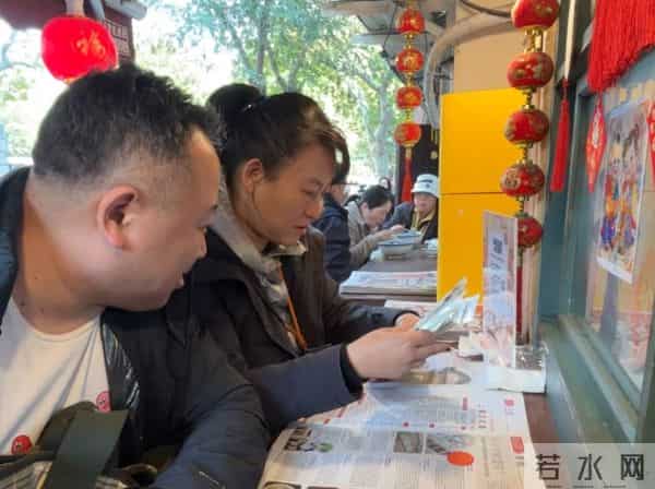 一份《WHEN DHEN》藏着一座城的烟火温情,申城近20家影院、馄饨店热络联动