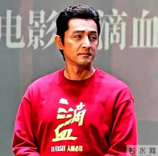 43岁胡歌主演的电影《三滴血》宣传生图曝光：断崖式衰老眼皮耷拉