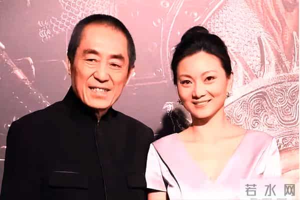 关系藏不住了？被扒个底朝天的张艺谋，险些晚节不保