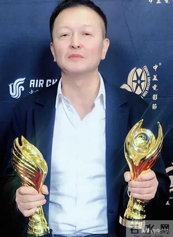 倪萍也没想到,三婚丈夫杨亚洲,凭《沉默的荣耀》给全家争光了!