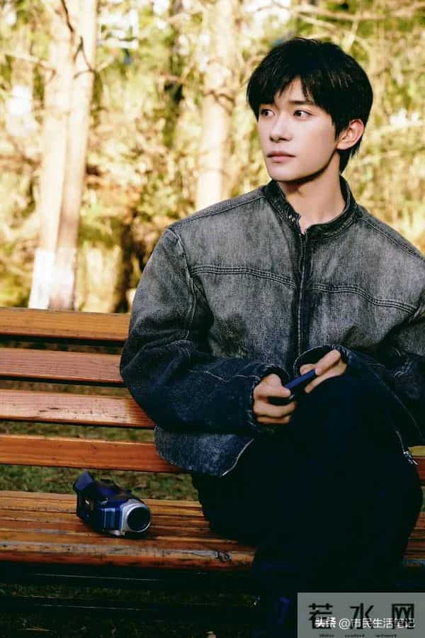 《小小的我》引爆泪点!易烊千玺封帝角色为何直击人心?