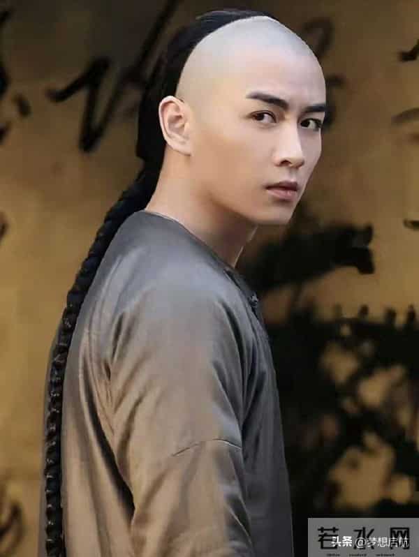 追陈晓翻了？央八《大生意人》开播，37岁李纯凭女二杀穿屏幕