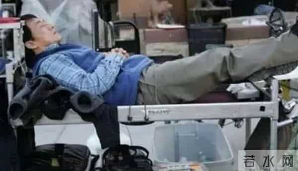 缺钱的港星，抢着来内地景区「捞金」