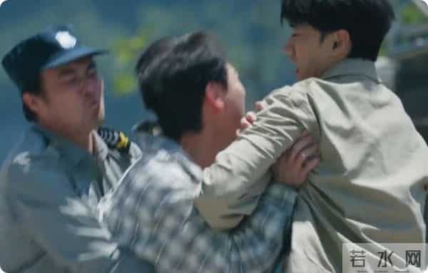 乌蒙深处开播即王炸:总裁归乡追前任,老爹吹牛皮,前女友遇危机