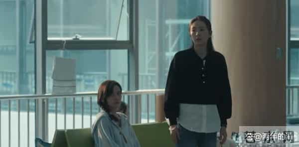 《四喜》第29-30集预告：何丽华病危，沈明珠四处筹钱救治婆婆，冯美奇与父亲小三互打耳光，许知夏要跟张浩离婚