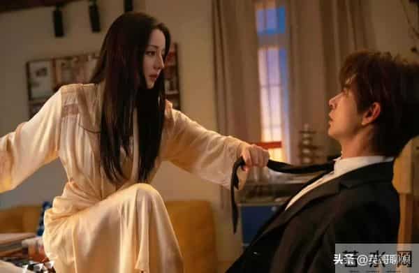 腾讯独播王炸剧定档！迪丽热巴和陈星旭联手杀怪，预约破400万