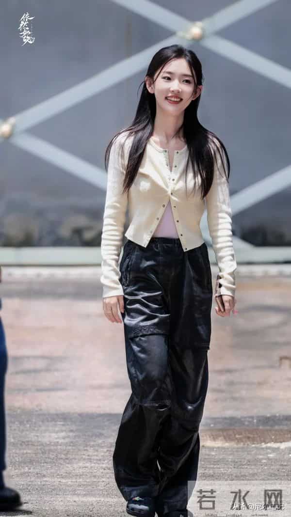 央视开播!24集都市职场剧来袭,看完阵容之后,我想说:此剧要爆