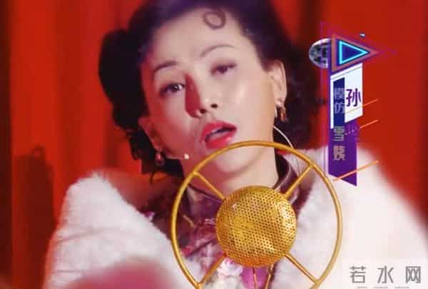 不要以为胸前塞馒头就是女性，这四人才是真正男扮女装的典范