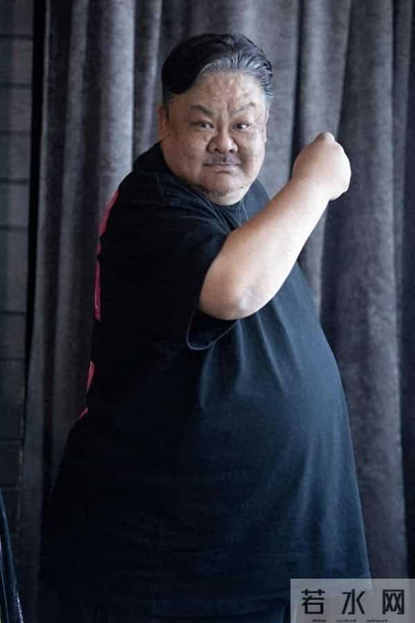 林雪《金童》首映礼爆粗回应巨债传闻 脸上黑斑扩散疑引发健康担忧