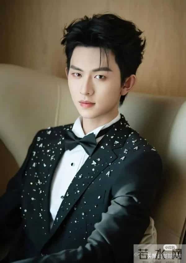 短剧圈大洗牌！王皓祯横空出世，曾辉让出一哥，这次输得一点不冤