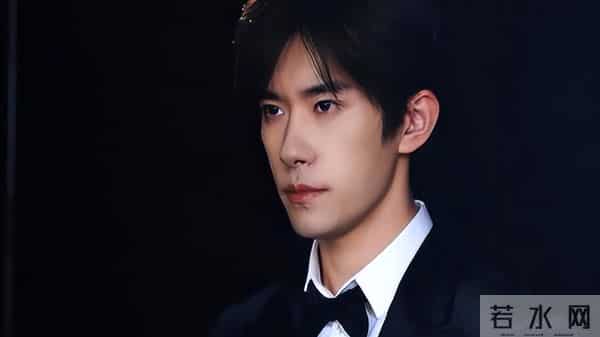 打破天花板仅4天，央视二次点名易烊千玺，让整个演艺圈沉默了