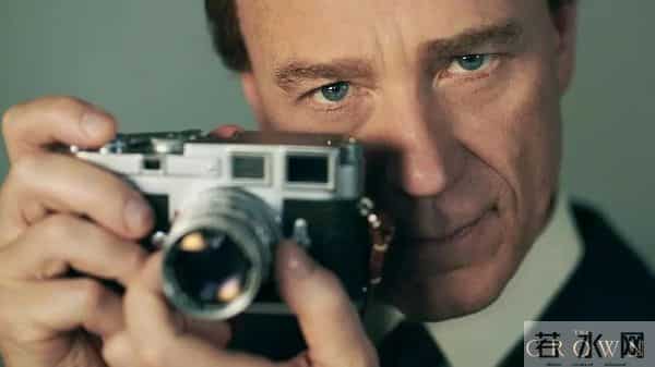 褪去神性见人性，《王冠》揭露英国皇室真实日常