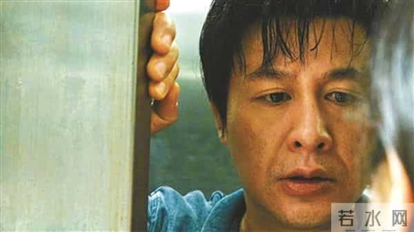 《日挂中天》:一个女人在倦怠、痛苦与爱中的选择