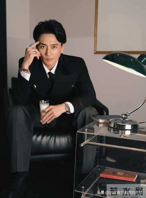 不止剧爽！25集《新闻女王2》剧中的“平衡术”，才是核心狠活！