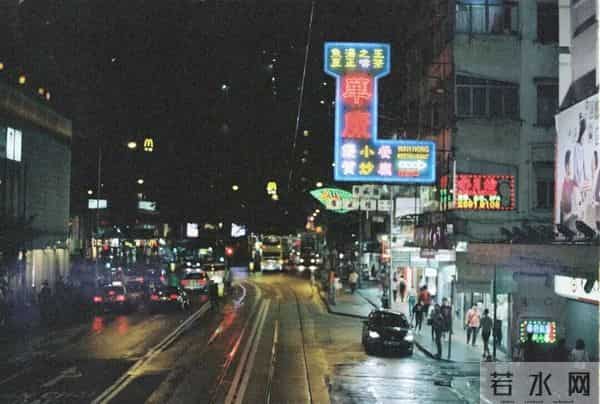 缺钱的港星，抢着来内地景区「捞金」