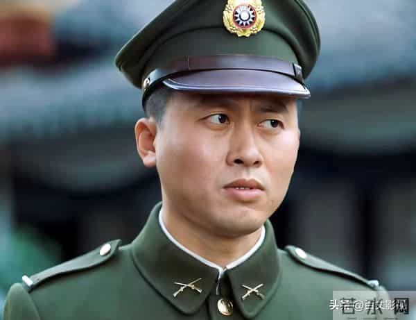 《隐锋》：军衔彻底乱套了，营长是中校，教导团团长却只是少校？