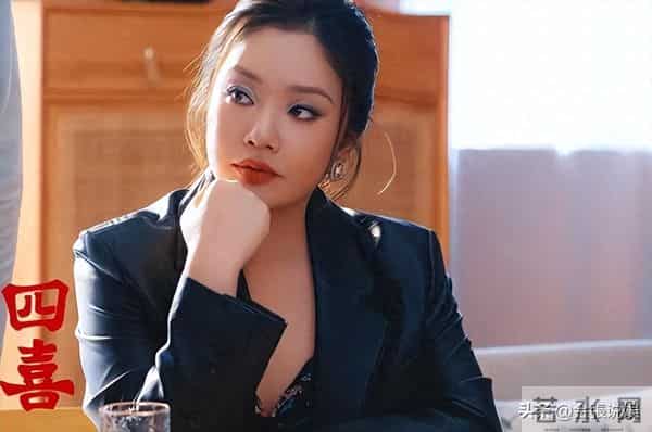 导演也没想到，只是请王菊来演个配角，结果她却把主角的风头抢了