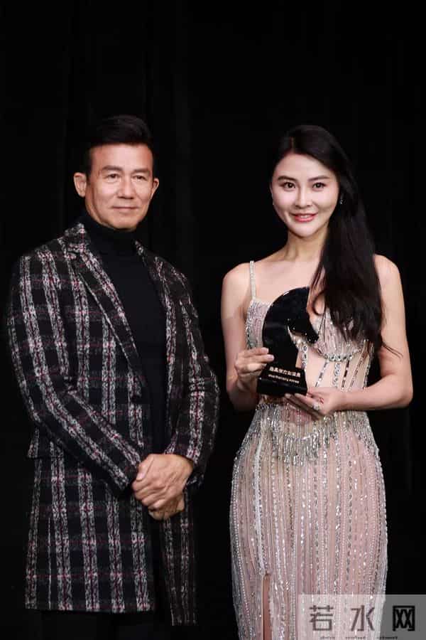 《鬼灭之刃》《警察笔记》《即兴谋杀》本月累加票房破 10 亿