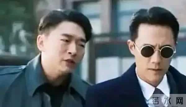 《隐锋》贾云英嫁吴仕仁藏胶卷，护父传情报，实为利益交换式掩护