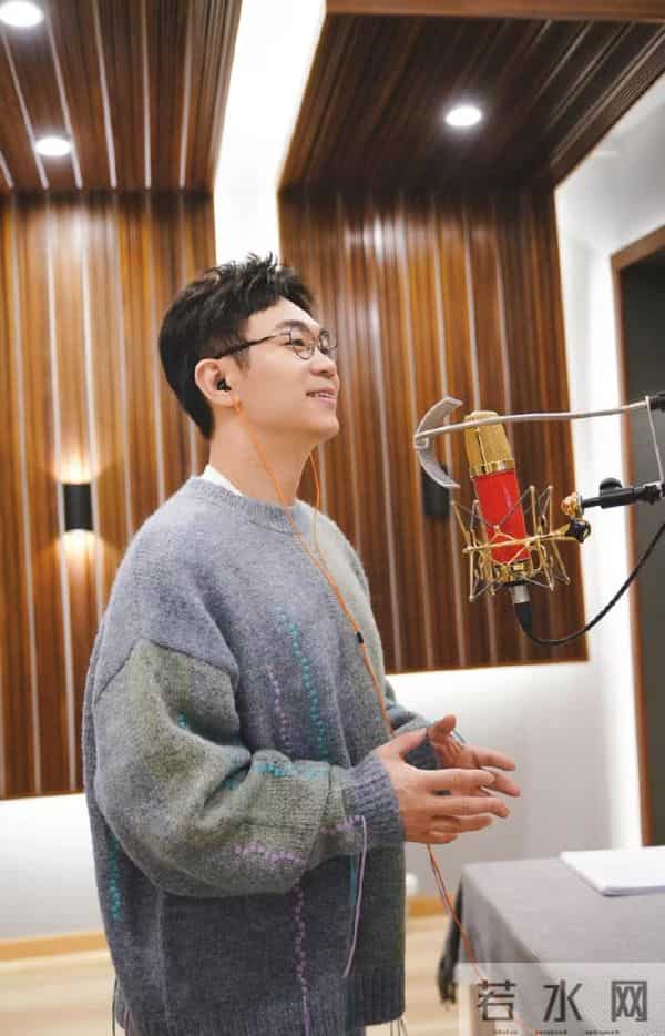 动动嘴赚你一辈子的钱?明星配音翻车背后,是资本的傲慢!