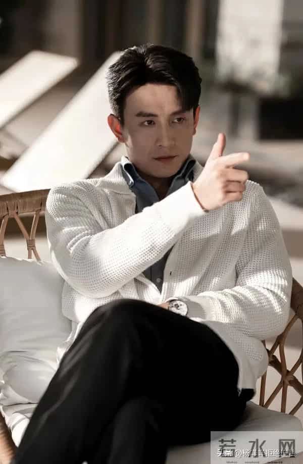 小孩叔刘萧旭又杀疯了!《掌心窥爱》首日7907万热度并且三榜第一