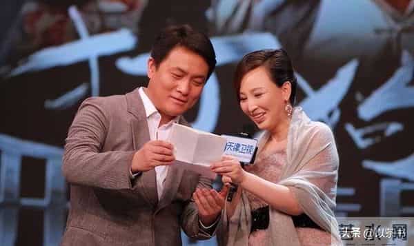 《唐诡》中的2对青梅竹马，和妻子9岁相识，恩爱多年同甘共苦