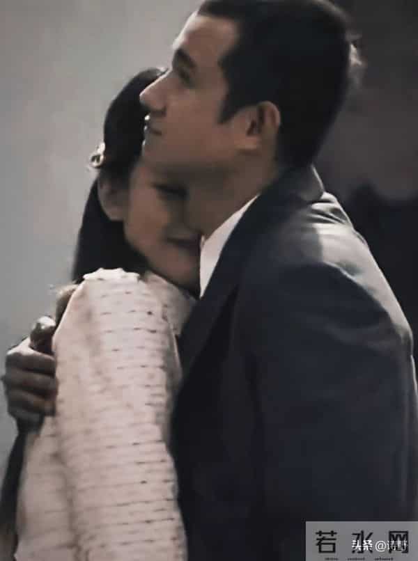 《雪豹》:周卫国与萧雅,战火里的白月光,一生的意难平