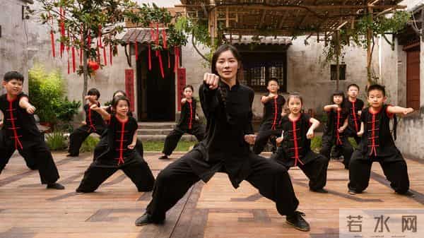 《紫禁城》外国人拍中国为啥总翻车?除了打戏,只剩满屏刻板印象