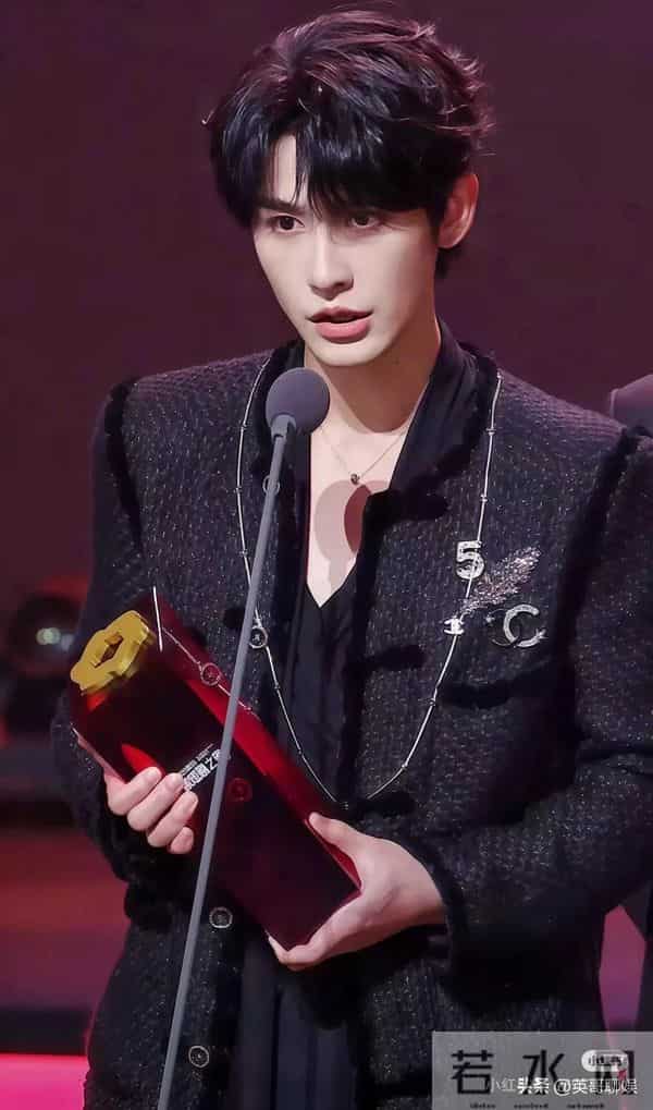 剧查查之夜官宣第5批阵容，个个来头不小，最后一位撞脸女星柳岩