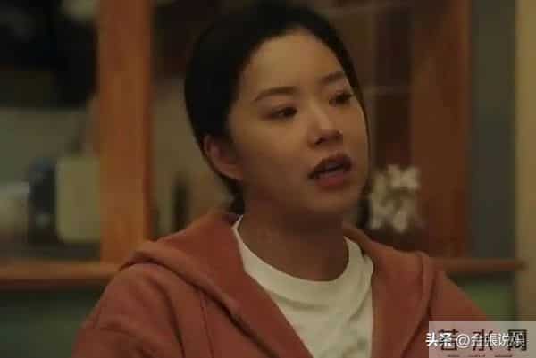 导演也没想到，只是请王菊来演个配角，结果她却把主角的风头抢了